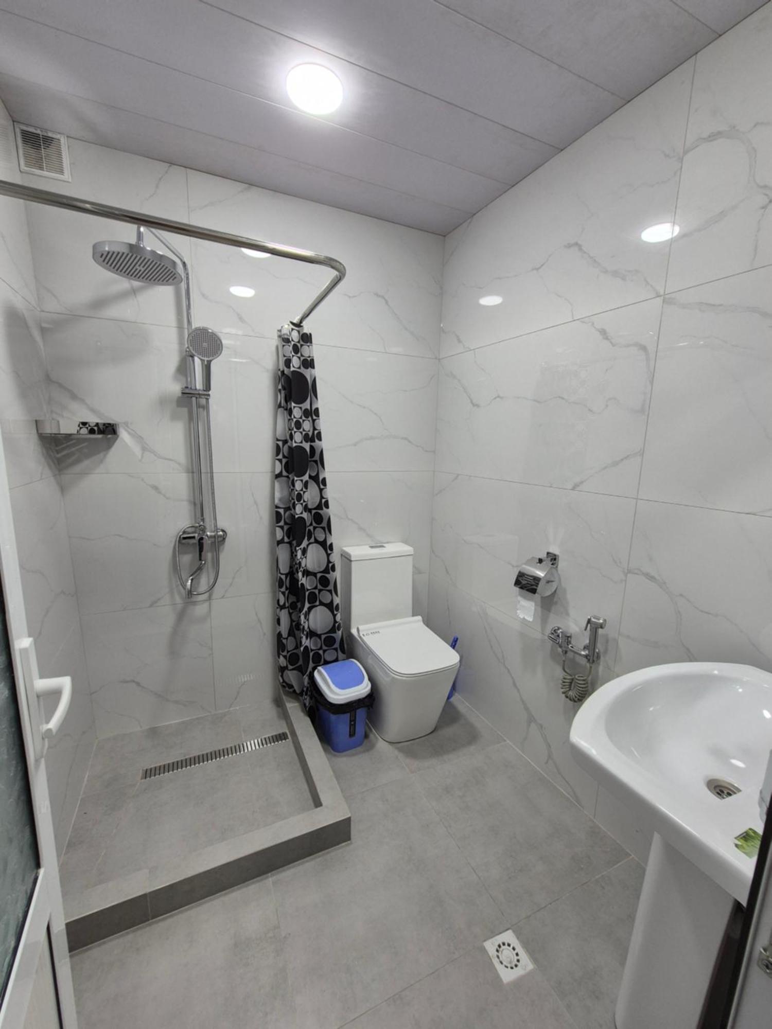 Miran Hostel Андижан Екстер'єр фото
