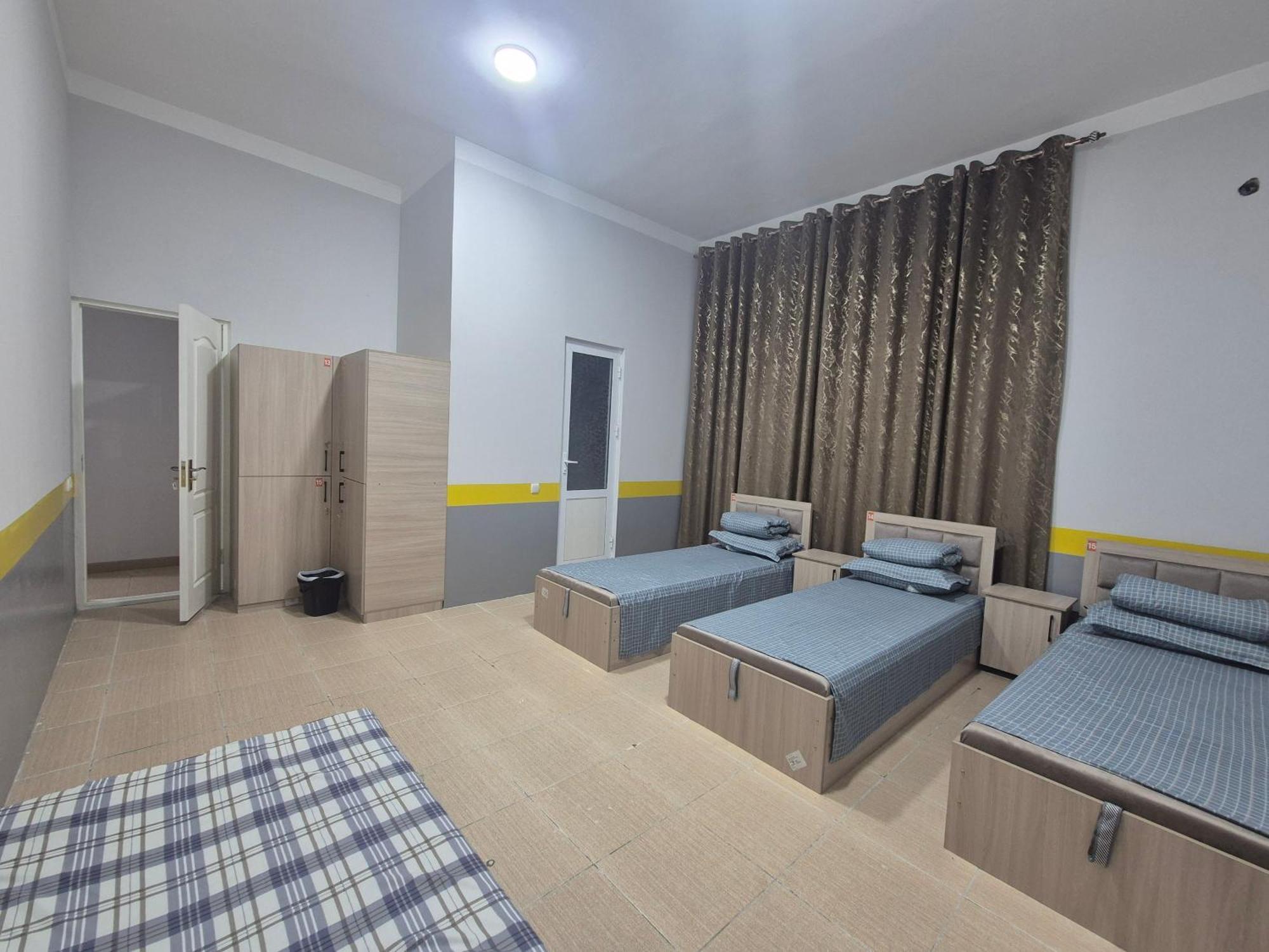 Miran Hostel Андижан Екстер'єр фото