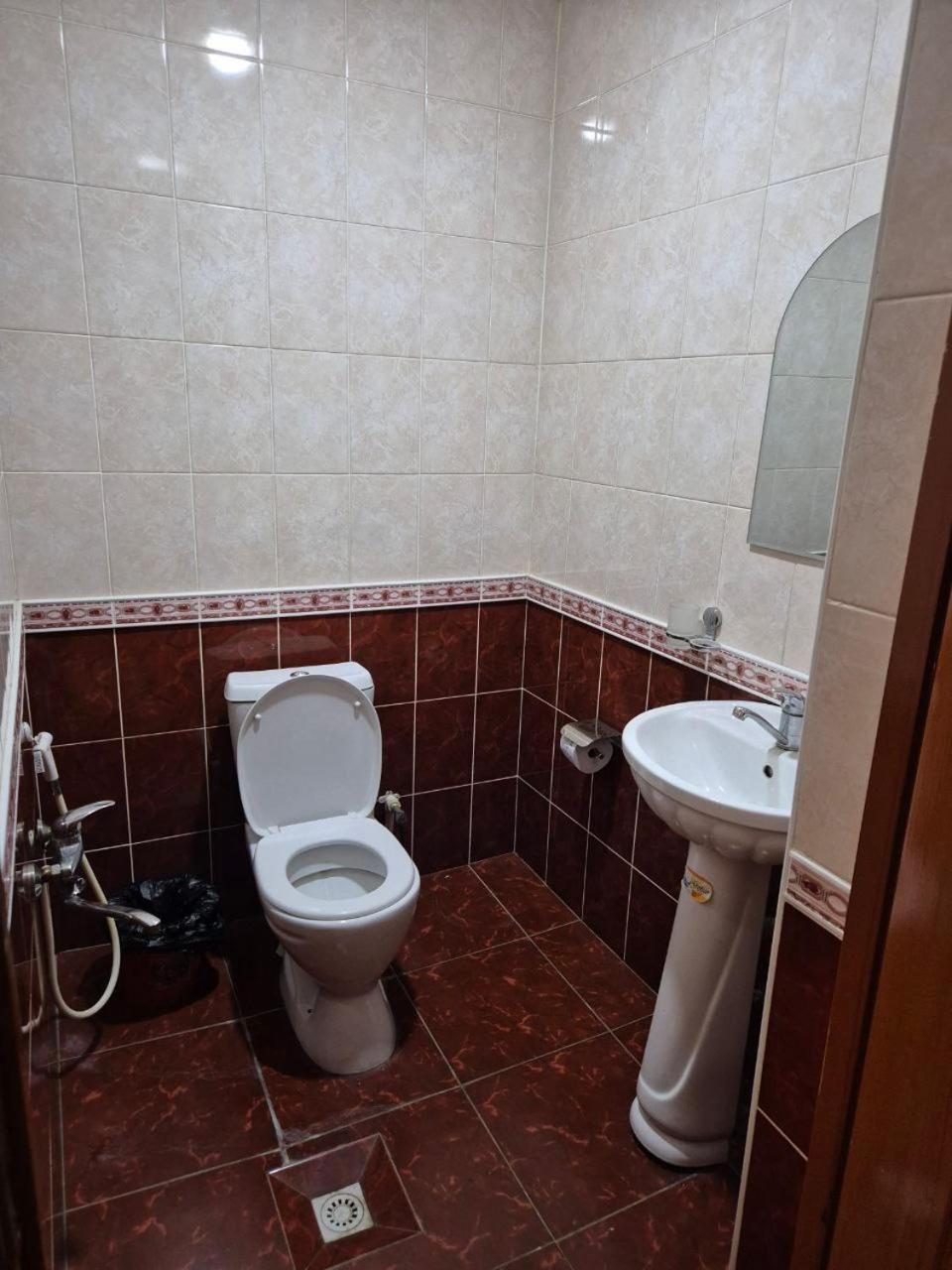 Miran Hostel Андижан Екстер'єр фото